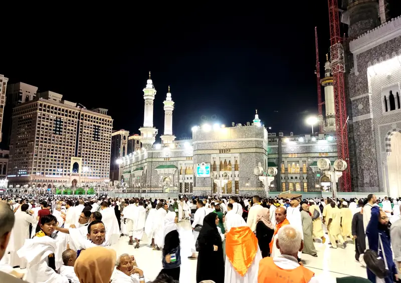 Pilgrims at Masjid al-Haram at night